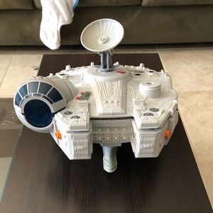 Star Wars millennium falcon